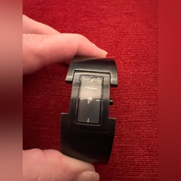 🎈🎈🎈NWOT FANTASTIC BLACK CUFF WATCH - Picture 1 of 6
